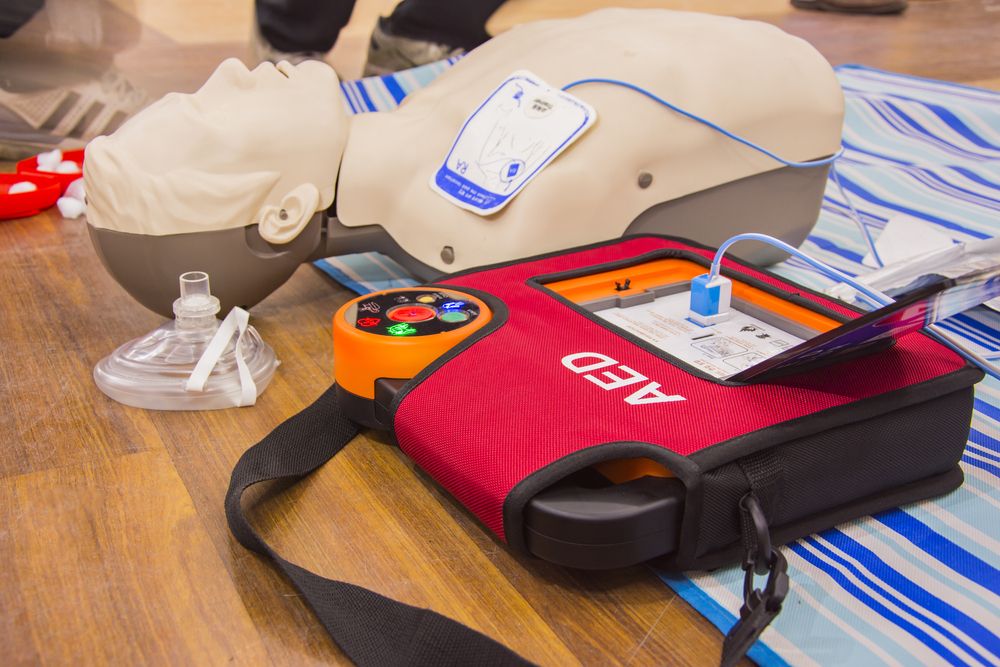 cpr with aed training and blur background