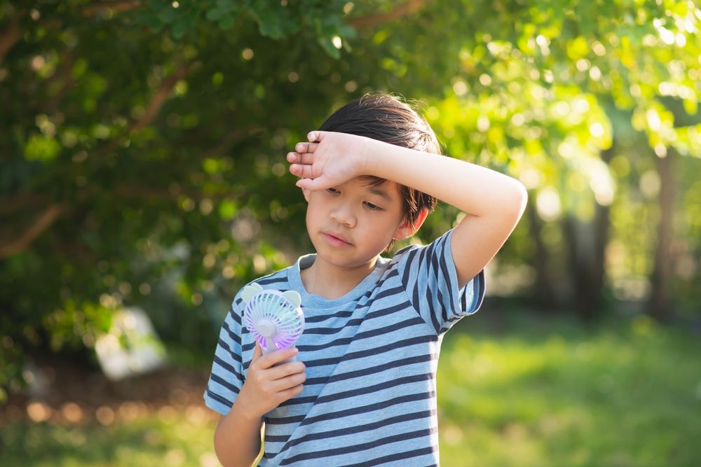 kid hot in summer